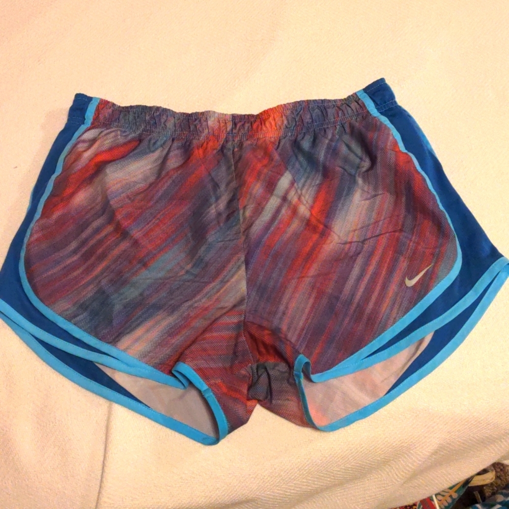 Nike Tempo running shorts size large